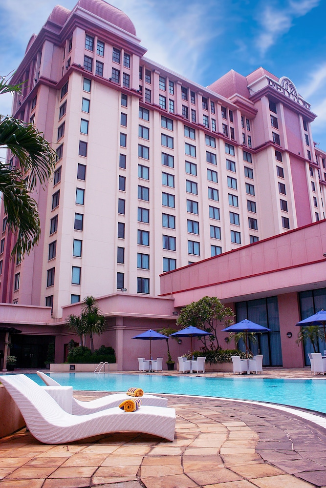 Redtop Hotel Convention Center 3/50