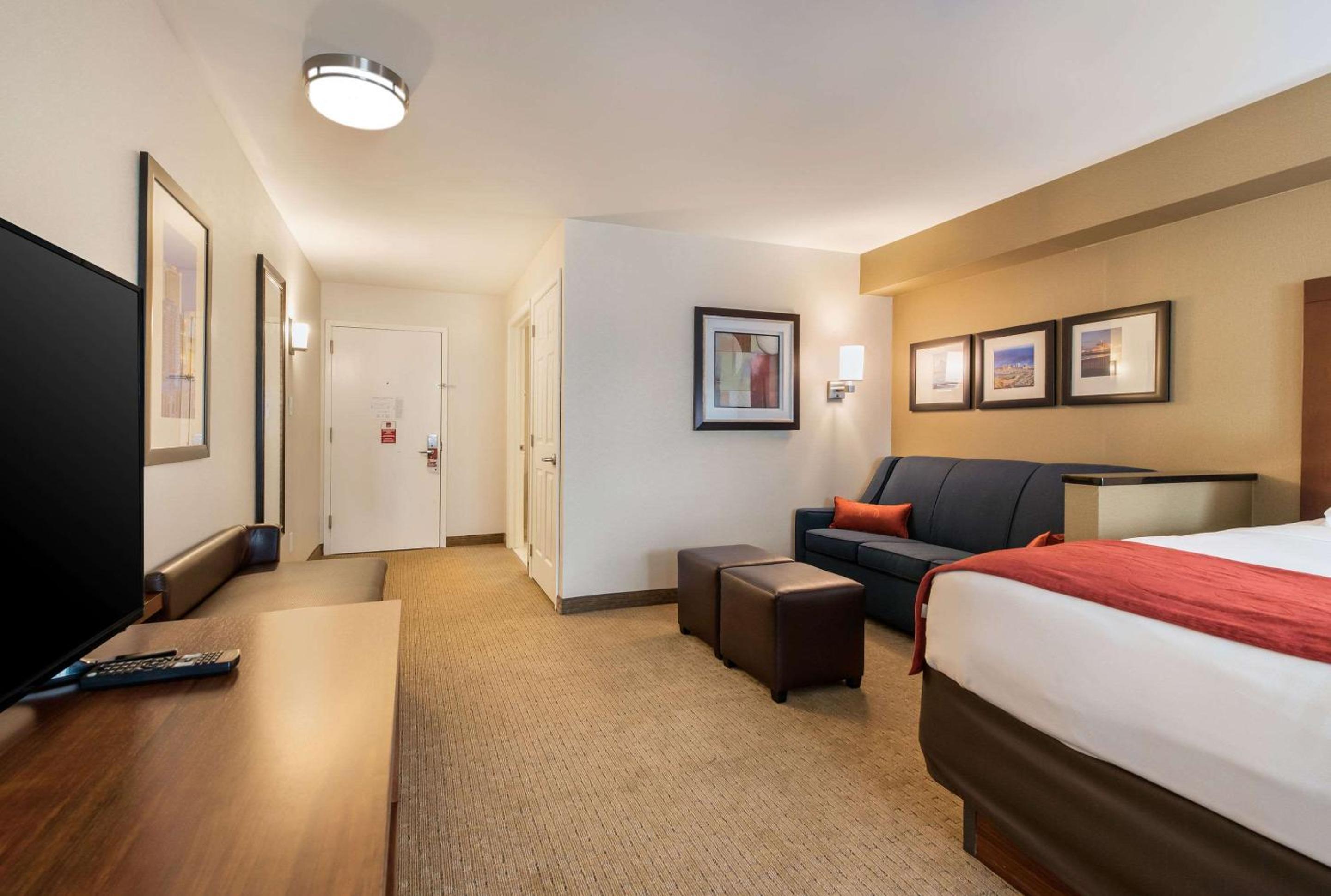 Deluxe, Queen Bed