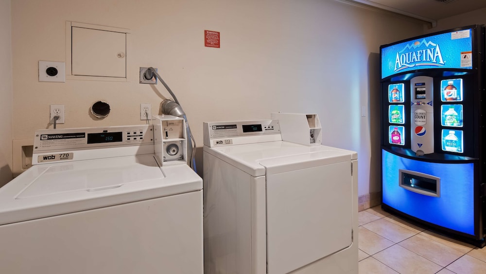 Best Western Plus Villa Del Lago Inn 27/41