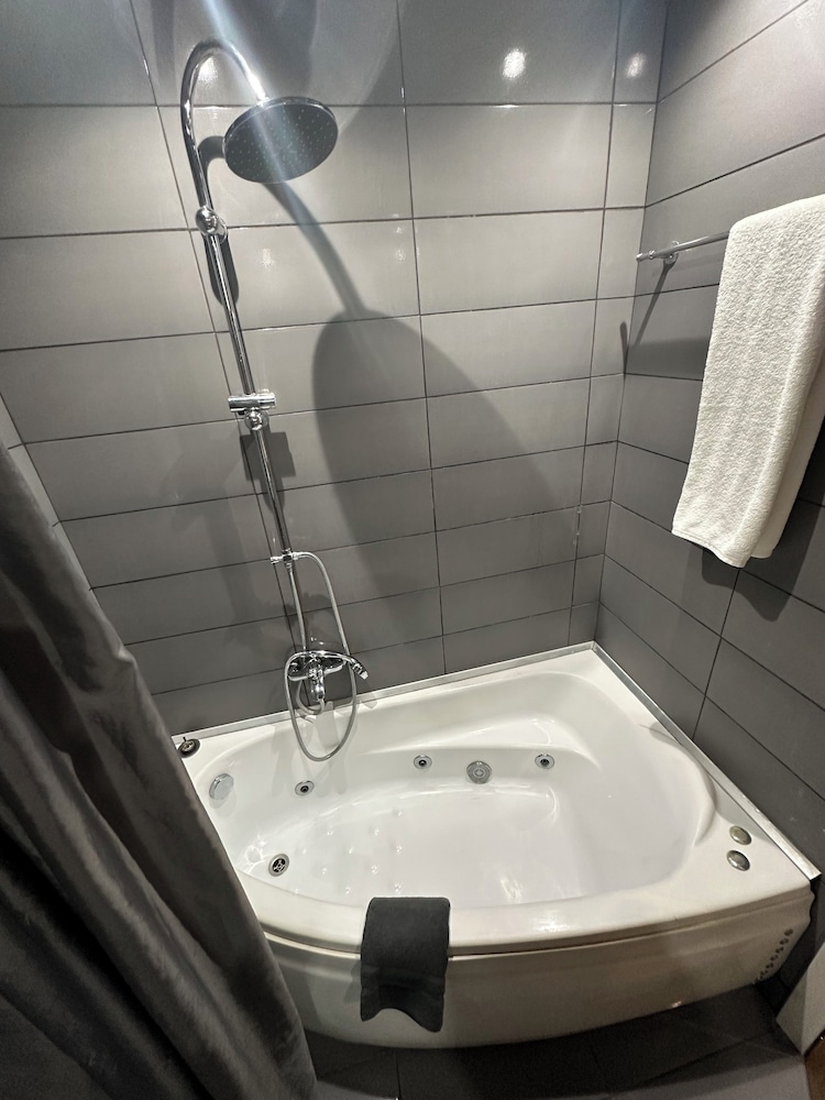 Athina Airport Hotel 65/67