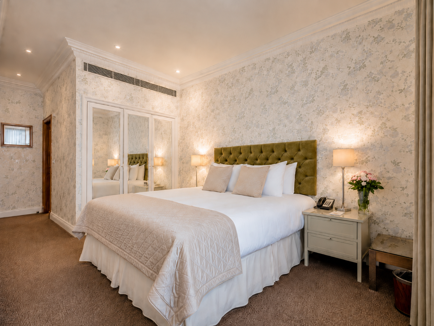 Space, Deluxe, Double Bed, Sofa, High Floor، Ashburn 6/10