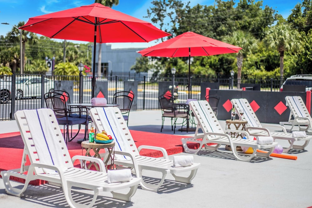 Seasons Florida Resort 25/29