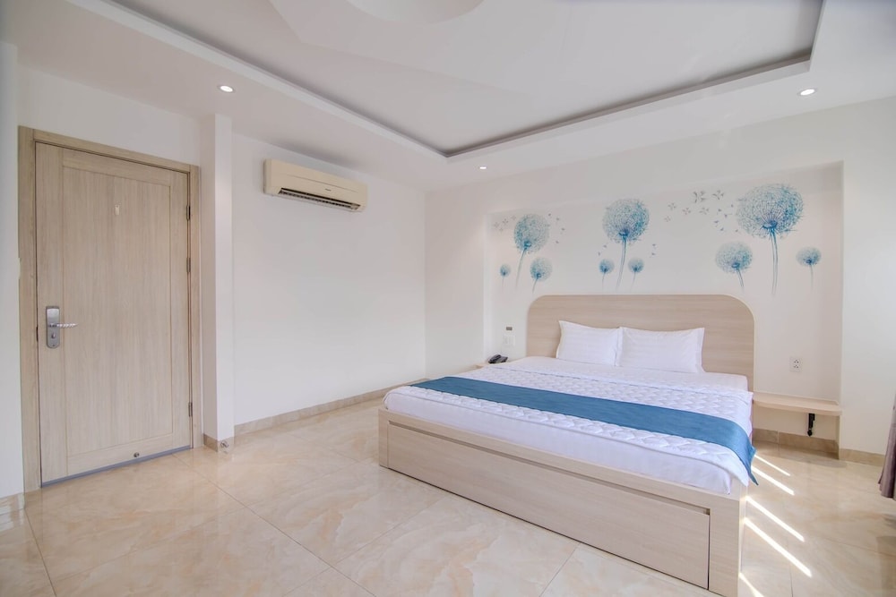Bin Bin Hotel 3 24/50