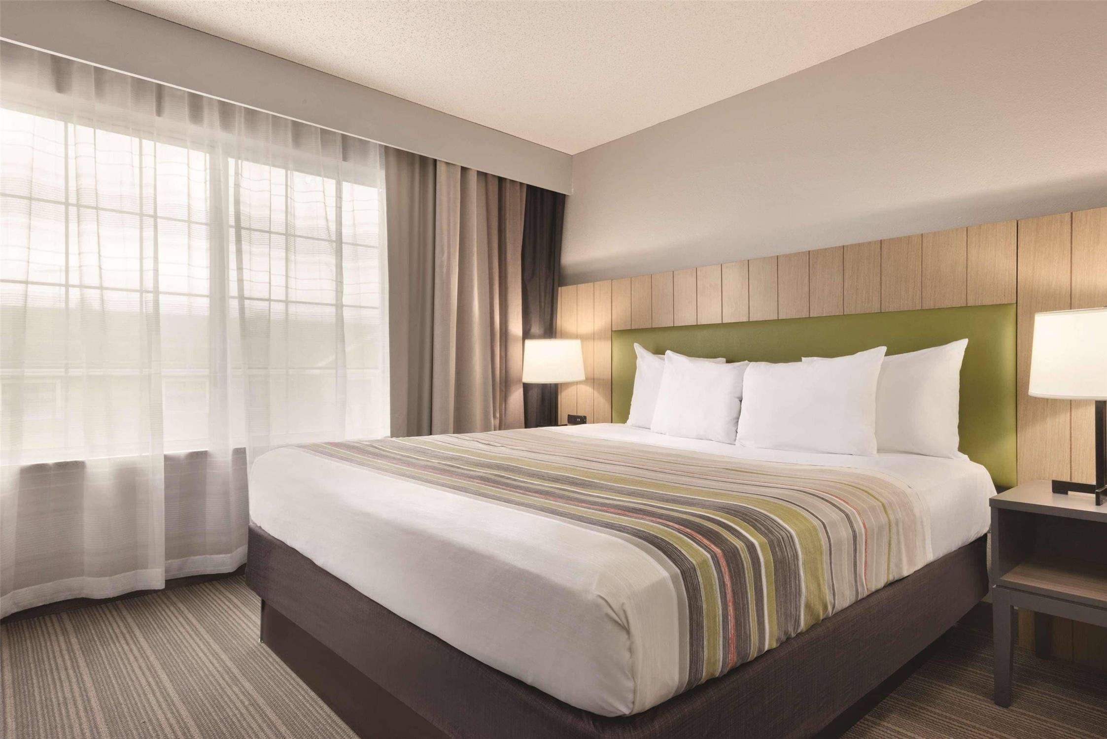 Country Inn & Suites by Radisson, Merrillville IN 10/35