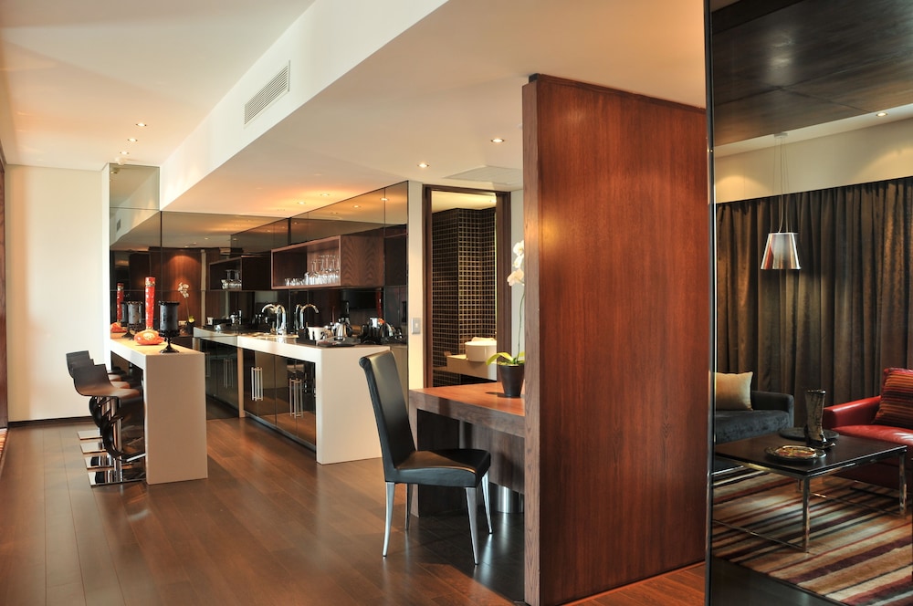 Southern Sun Rosebank 34/50