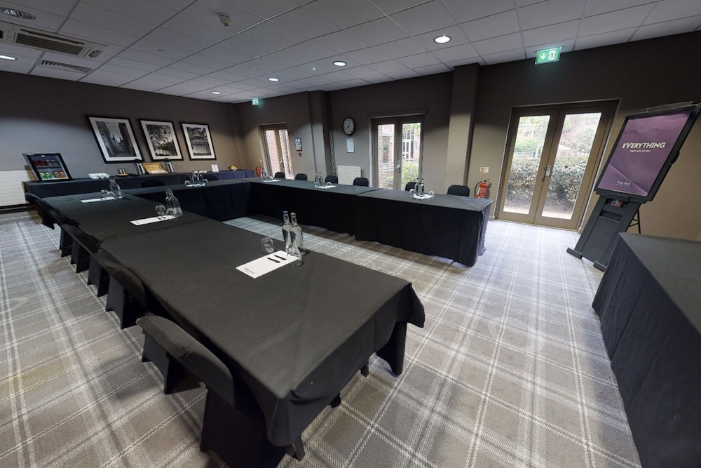 Village Hotel Swindon 32/73