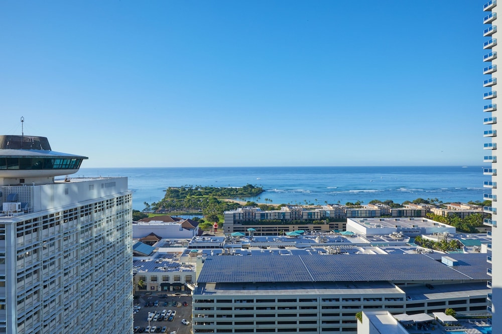 Renaissance Honolulu Hotel & Spa 64/67