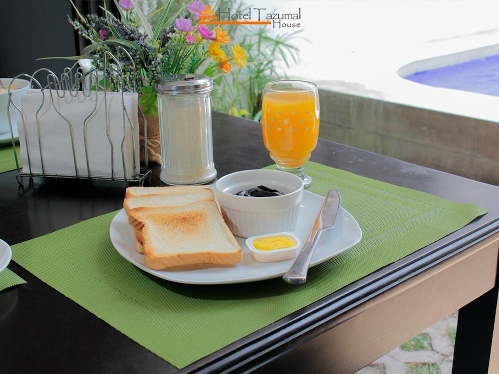 Hotel Tazumal House 67/82