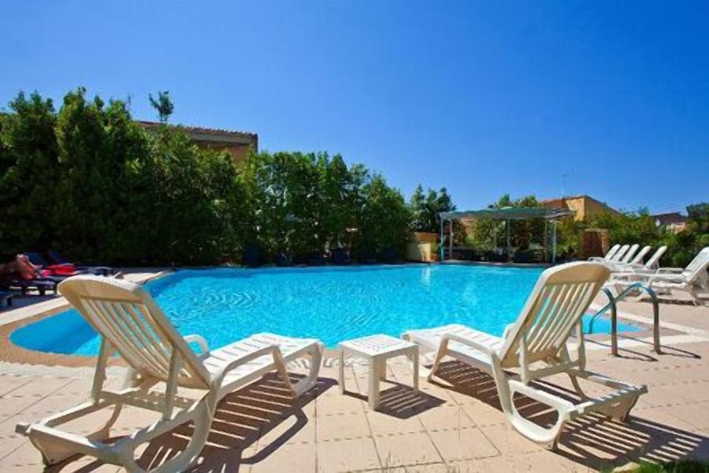 Hotel Ariadimari 48/50