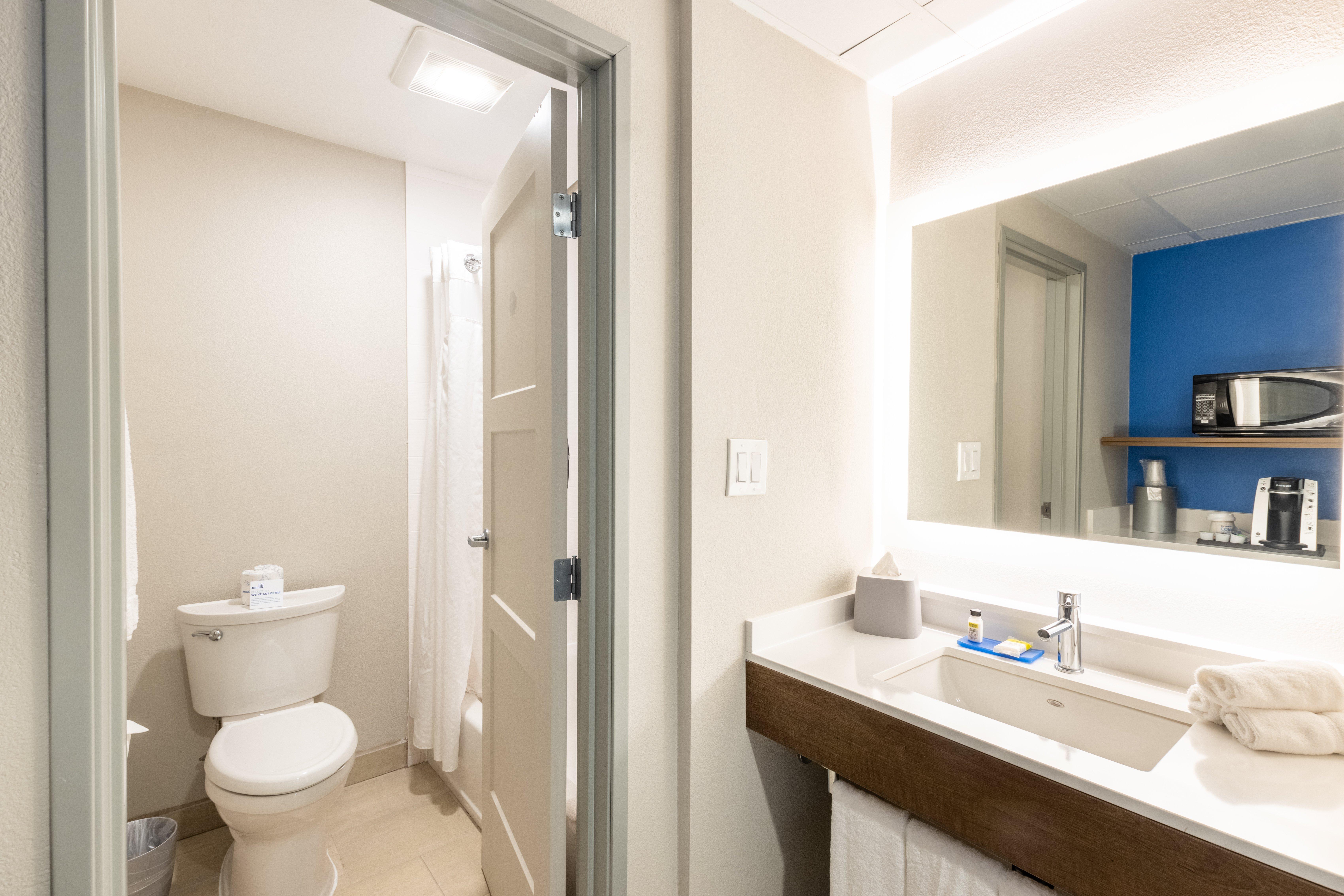 غرفة بسريرين كوين، Holiday Inn Express Anaheim West 3/5