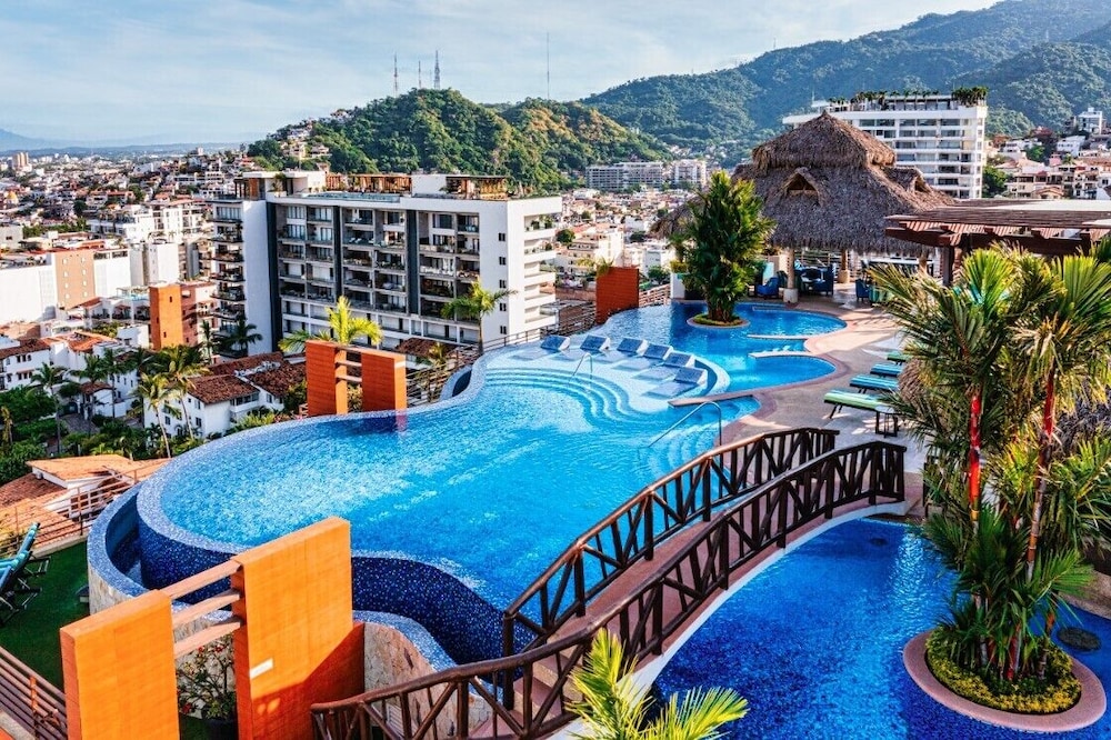Resorts By Pinnacle 220 64/72