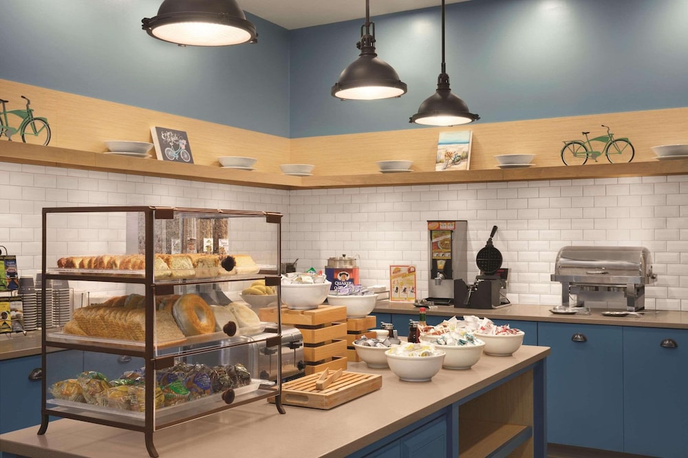 Country Inn & Suites by Radisson, St. Charles Historic District 26/31