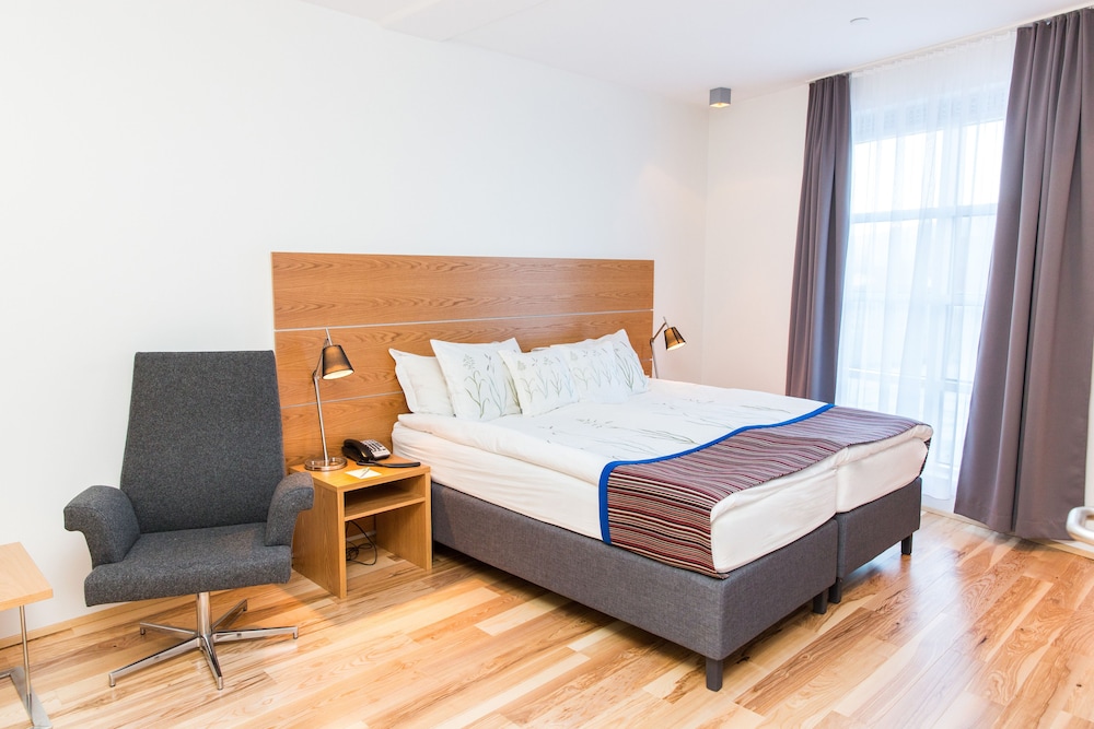 Park Inn By Radisson Reykjavik Keflavik Airport 12/50