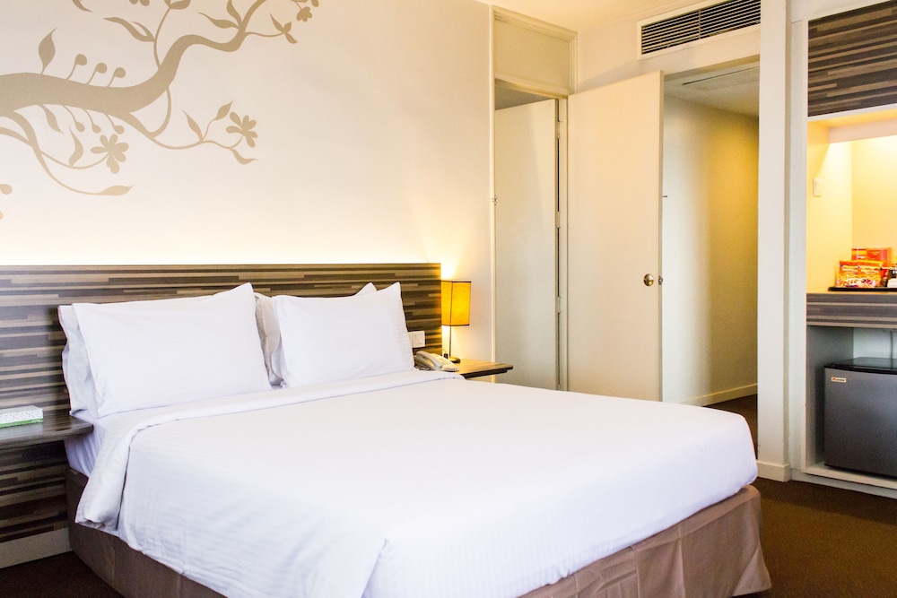 THE 5 ELEMENTS HOTEL 18/74
