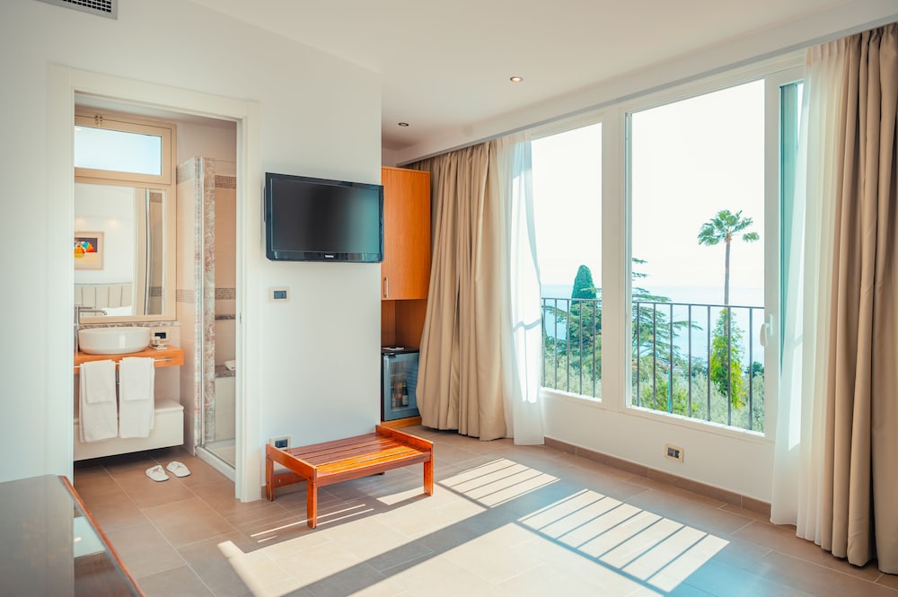 Villa Paradiso 32/64