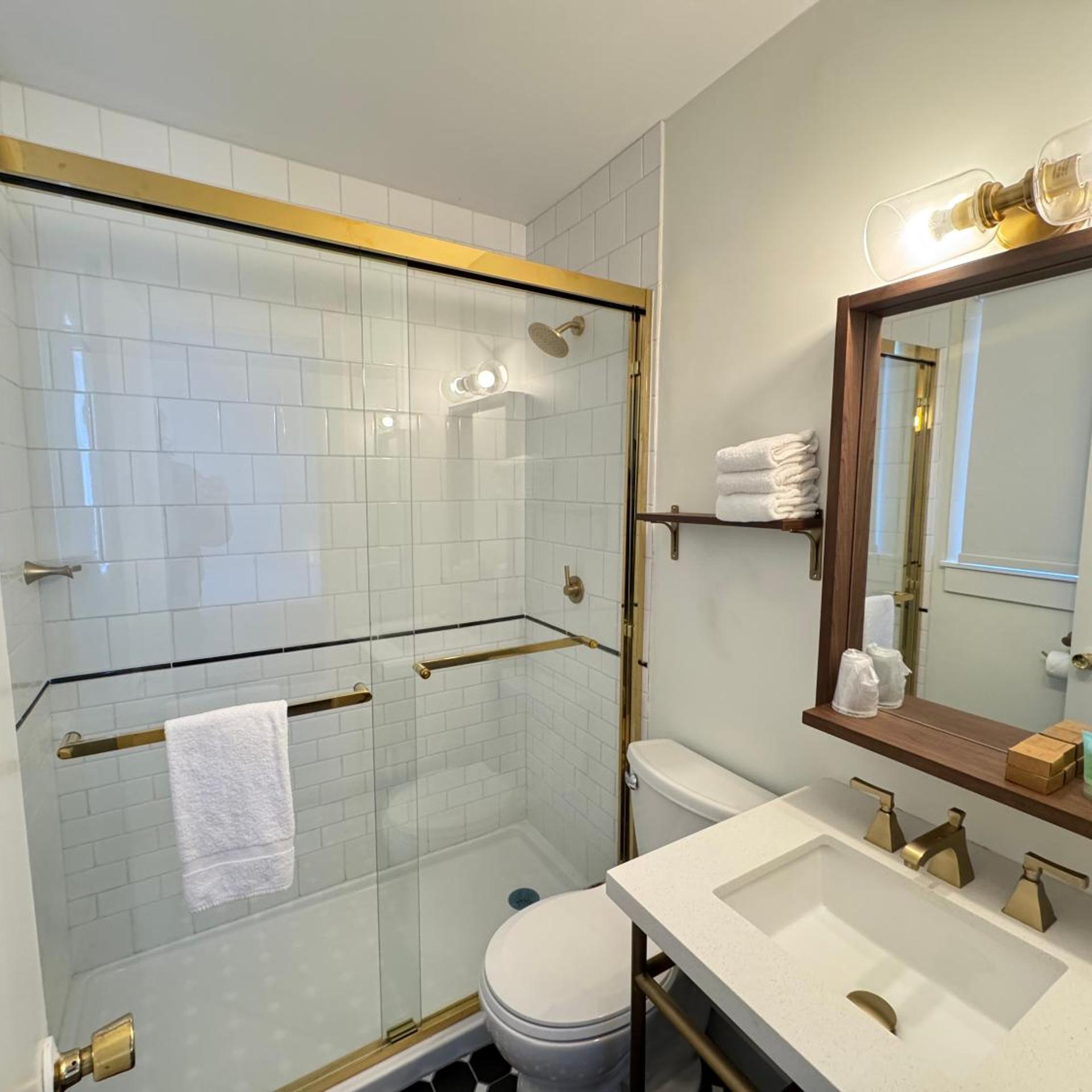 Maple Leaf Inn 33/40