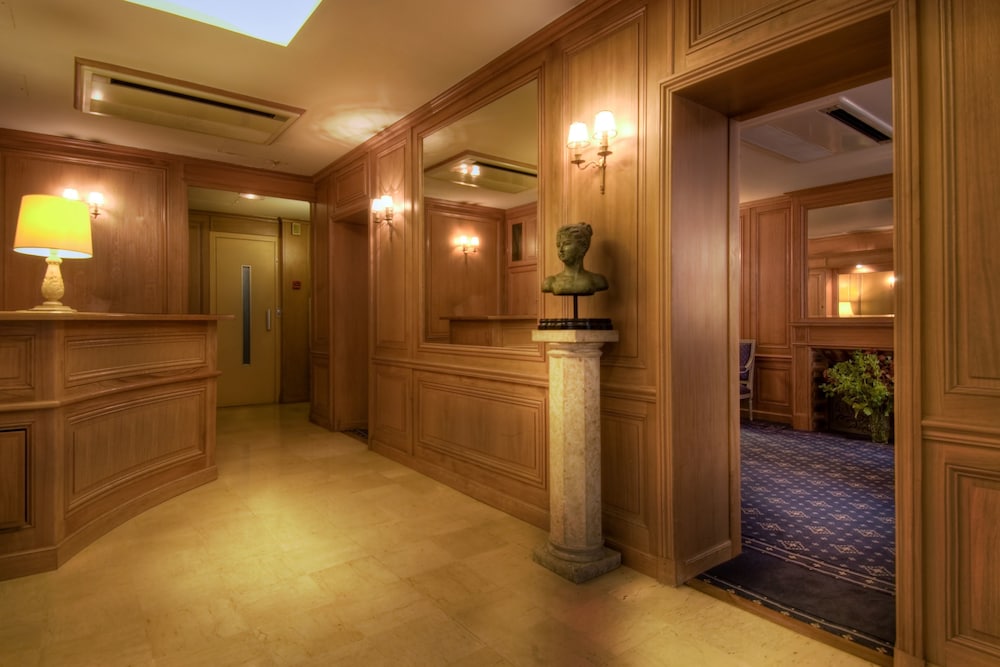 Hotel Baudelaire Opera 6/72