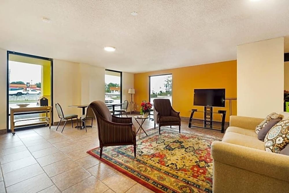 Days Inn by Wyndham Atmore 40/61