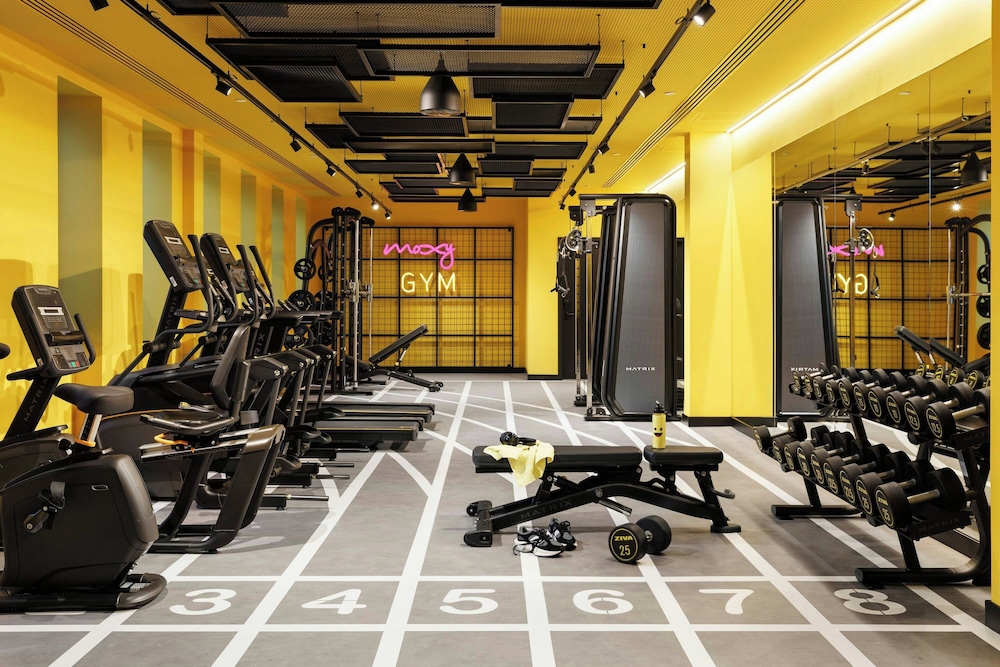 Moxy Alfragide Lisboa 32/58