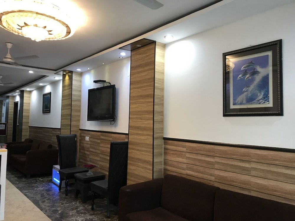 HOTEL TJS ROYALE 30/44
