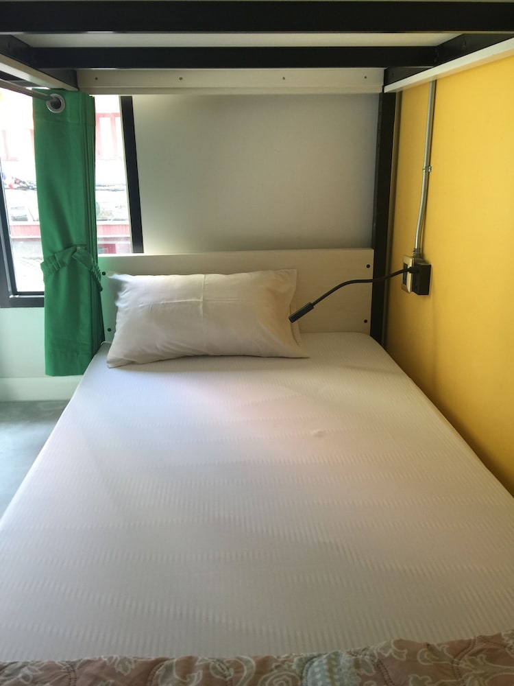 Female Dorm, Family, Shared Bathroom