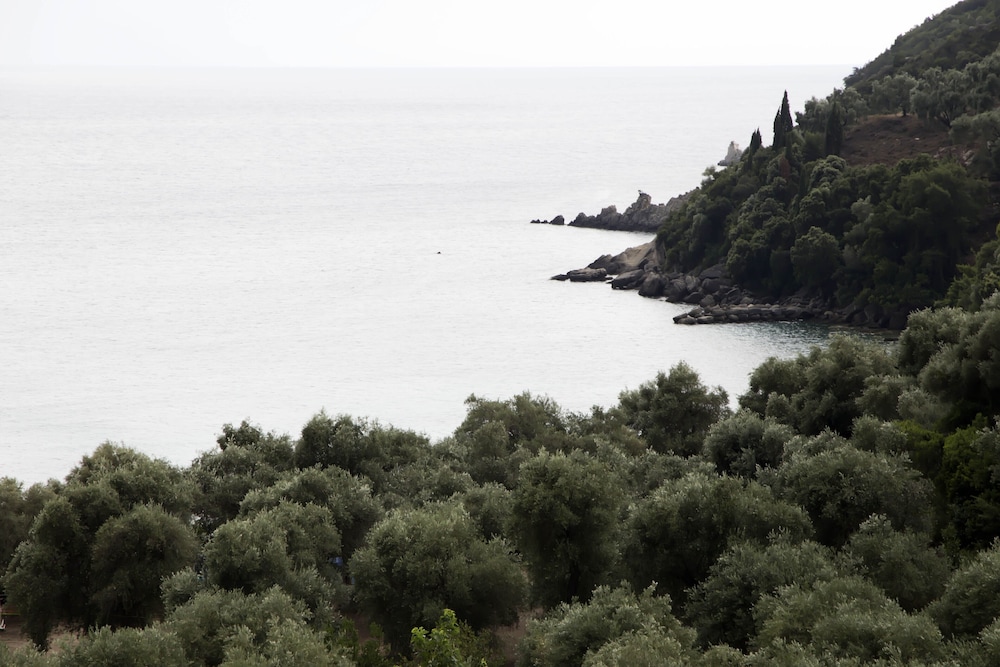 enjoy lichnos bay village camping hotel and apartments