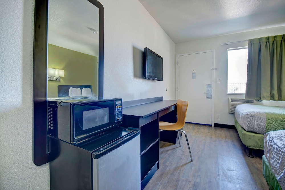 Motel6 Douglas, AZ 34/59