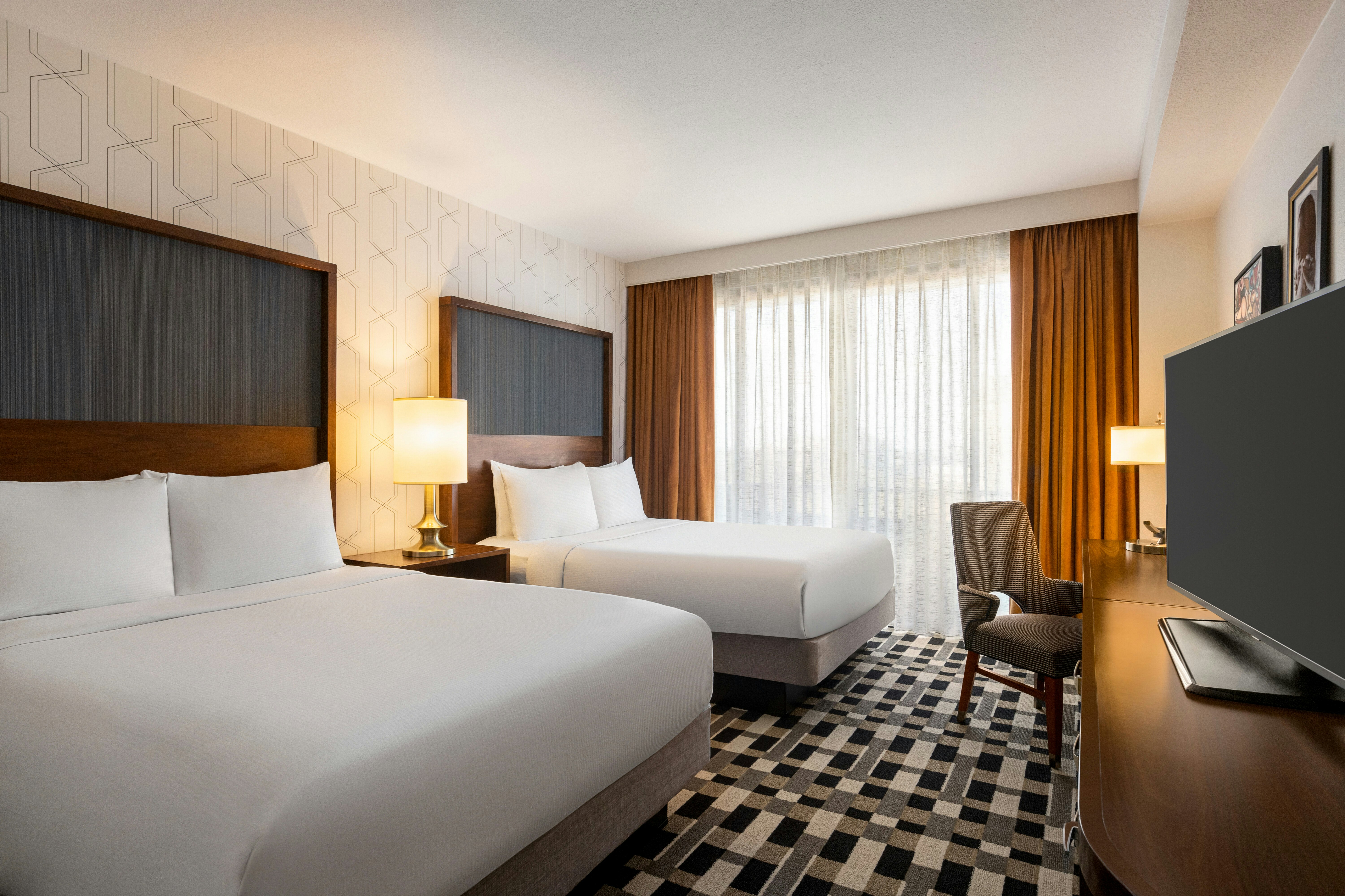 ROOM, 2 QUEEN BEDS, POOL VIEW, BALCONY