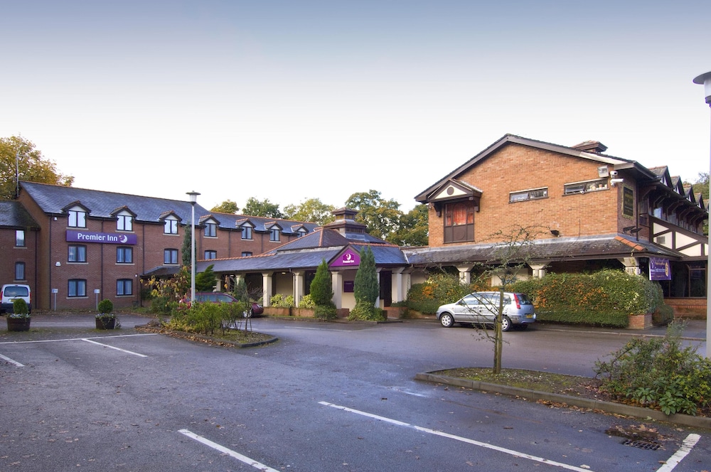Premier Inn Manchester (Wilmslow) 24/26