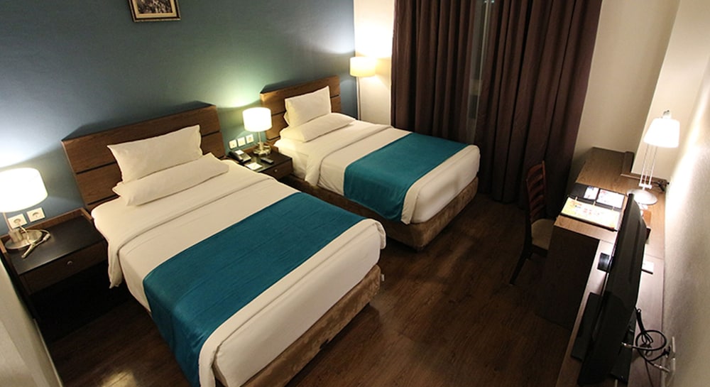 Forbis Hotel 5/50