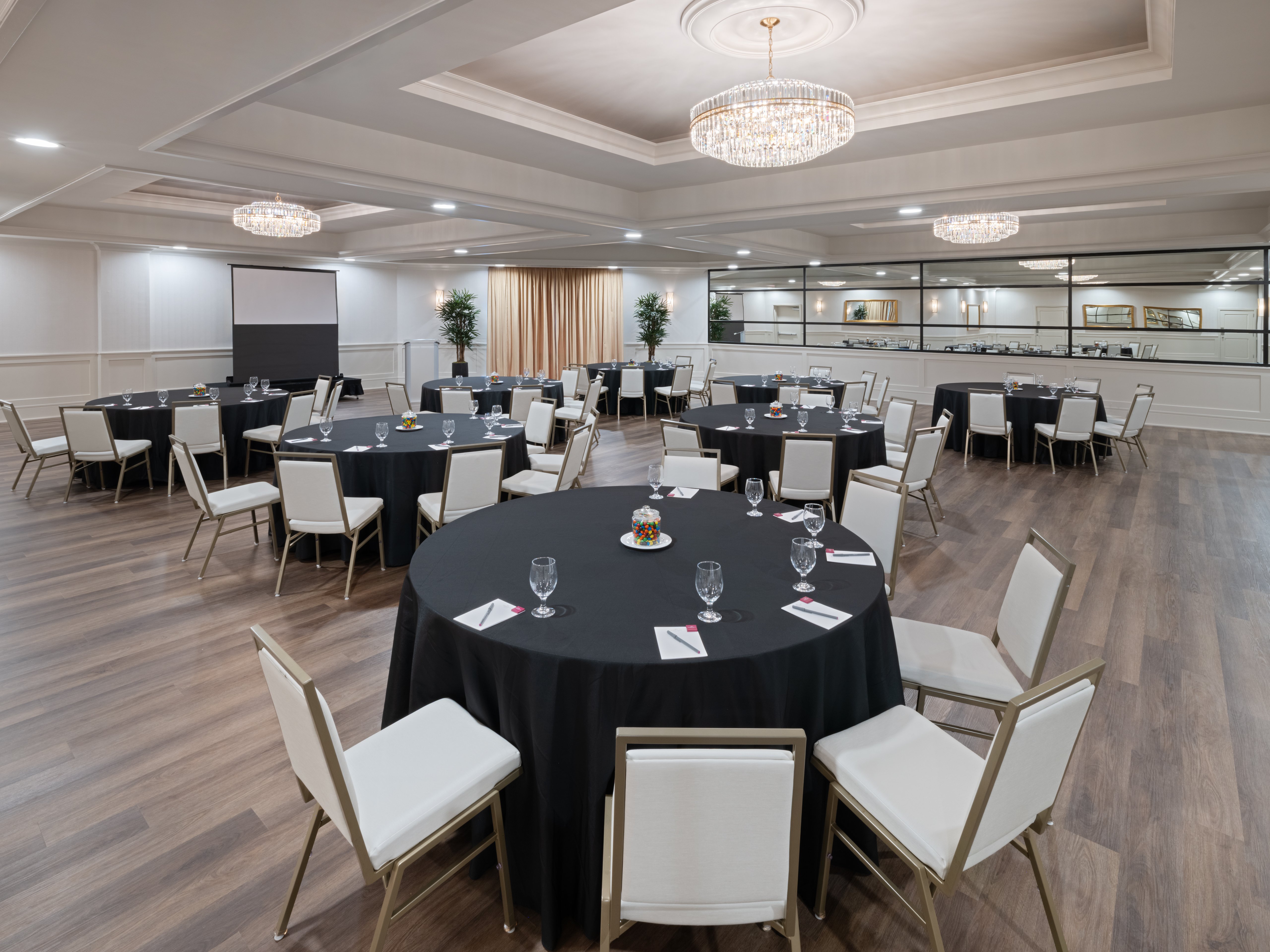 Crowne Plaza Suffern - Mahwah 68/81