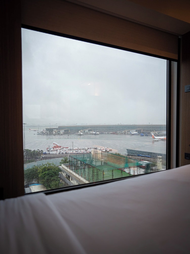 Fairfield by Marriott Mumbai International Airport 44/48