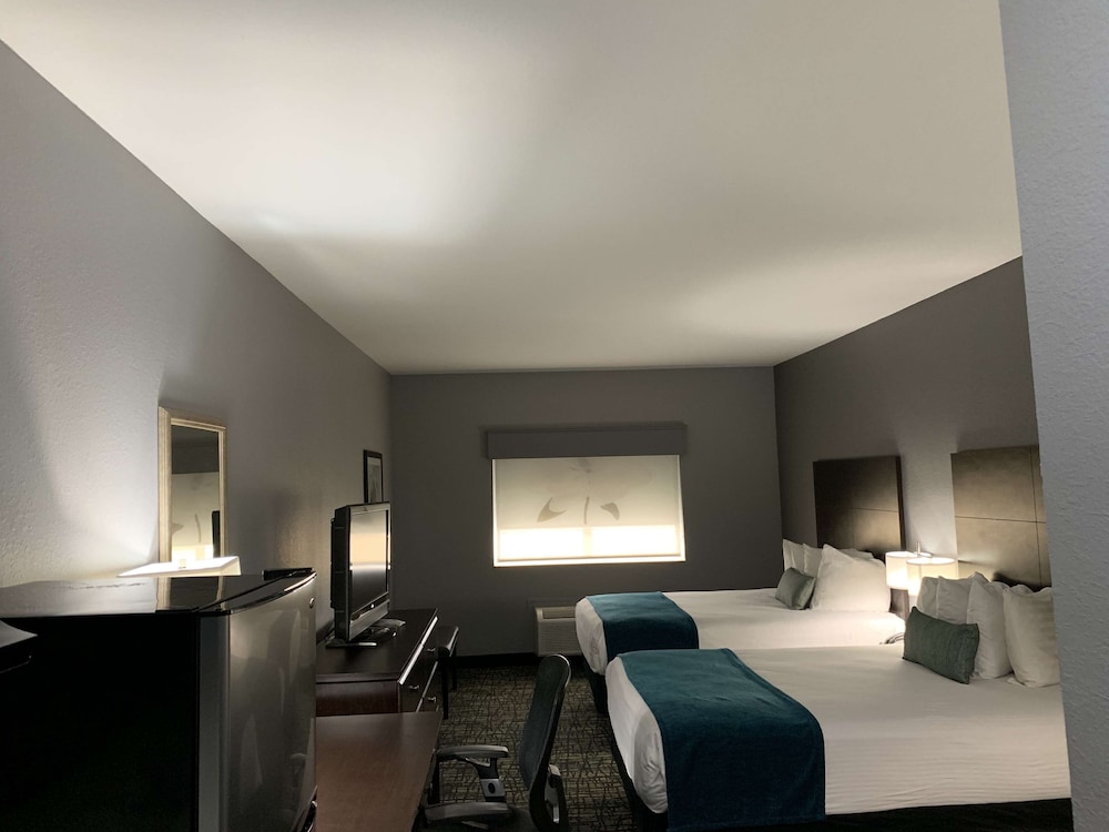 Best Western Plus Olive Branch Hotel & Suites 12/32