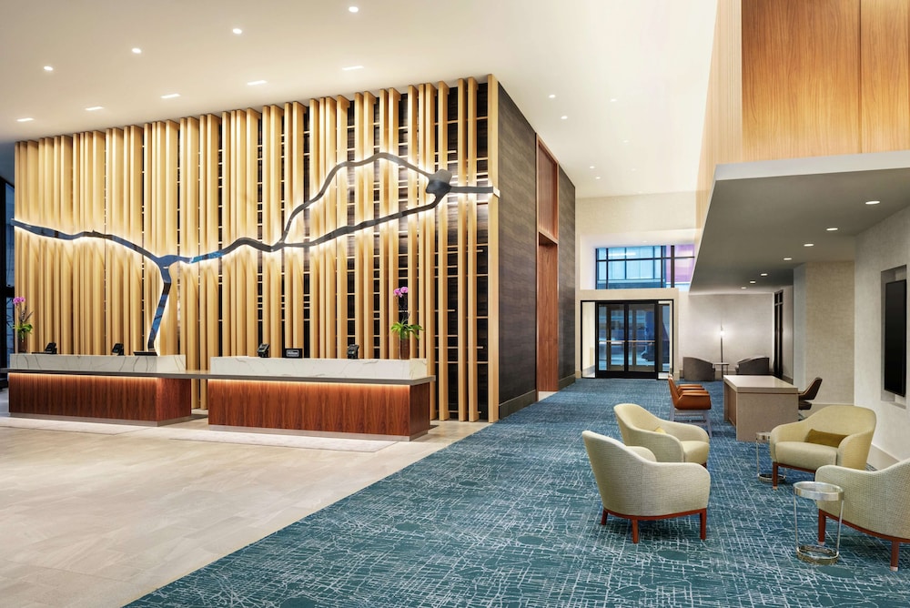 DoubleTree by Hilton Hotel Chicago Magnificent Mile 8/79