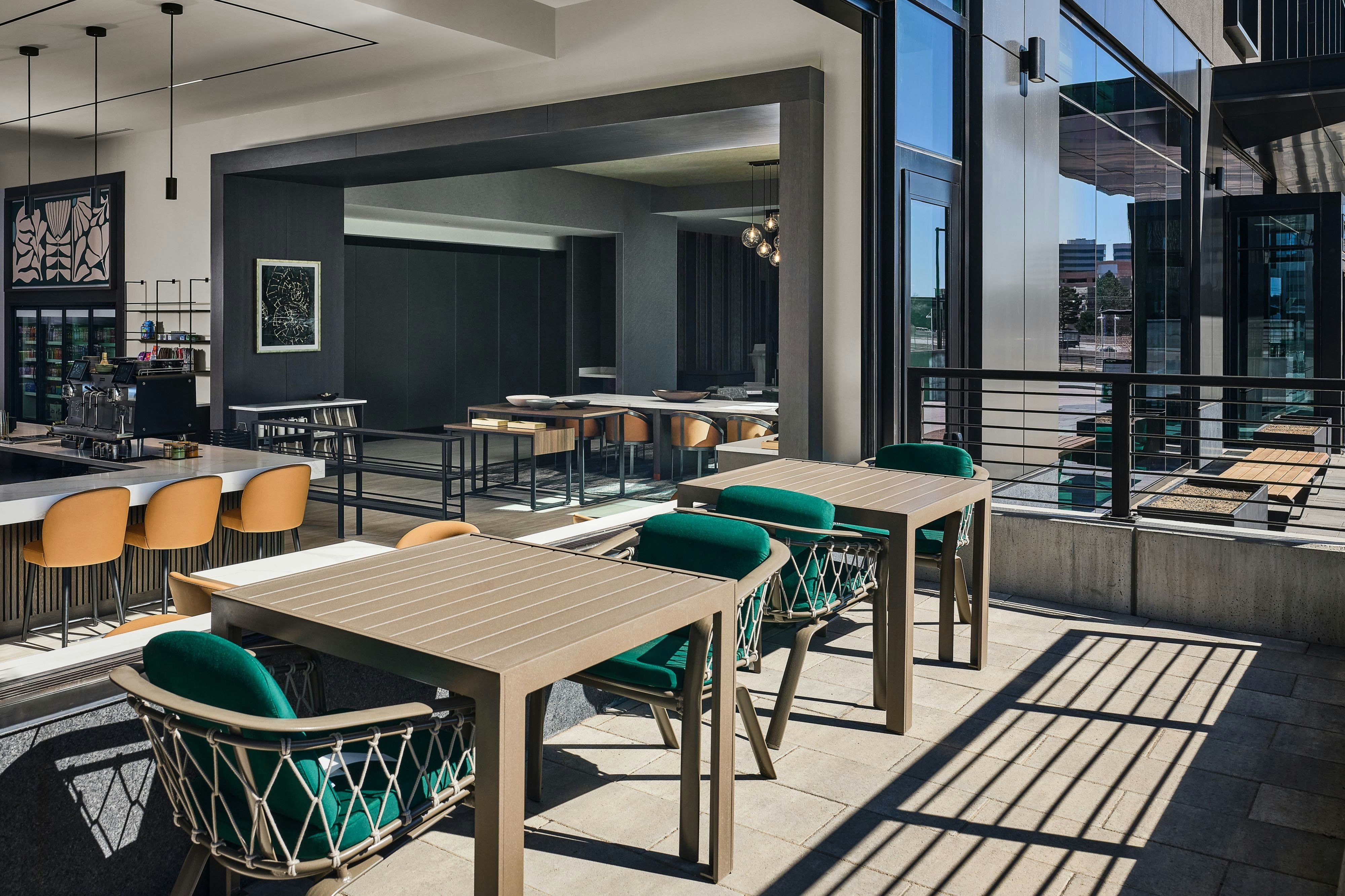 Apiary Hotel Belleview Station 3/3