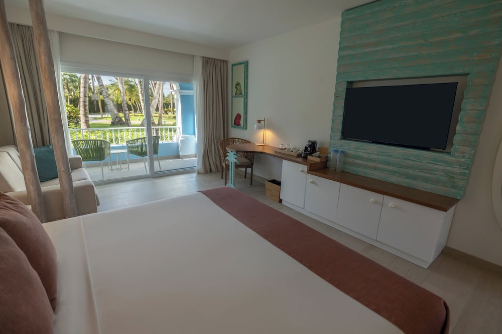 Premium, Superior, King Bed, Near the Pool