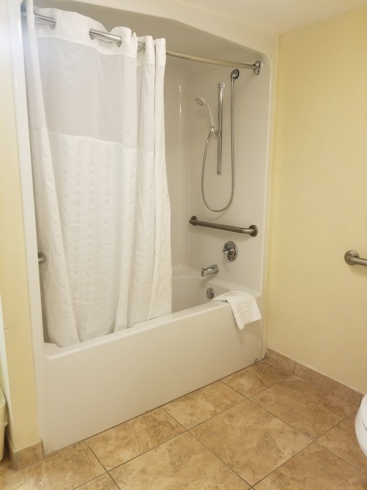 Comfort Suites Valdosta Mall Area 22/45