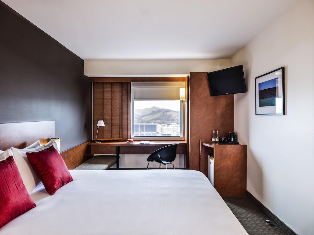 IBIS CHRISTCHURCH 18/60