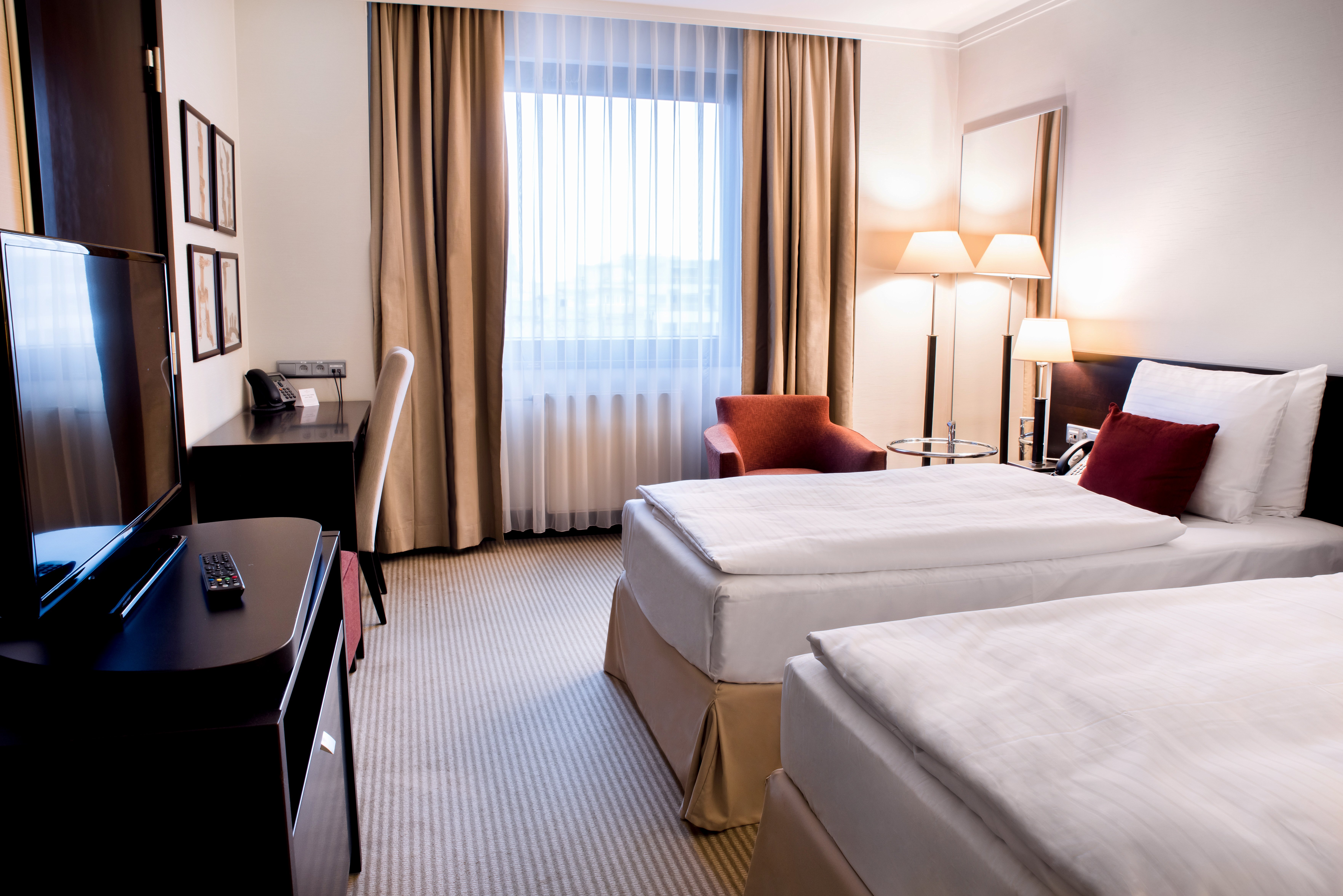 CROWNE PLAZA BRATISLAVA 16/74