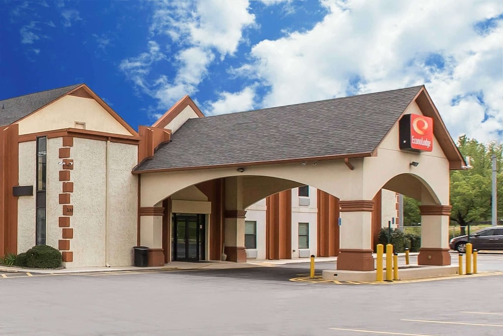 Econo Lodge At Six Flags 1/15
