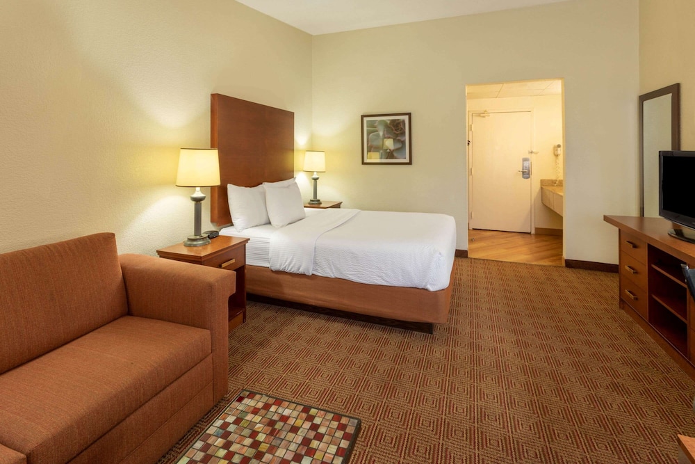 La Quinta Inn by Wyndham Minneapolis Airport Bloomington 18/53