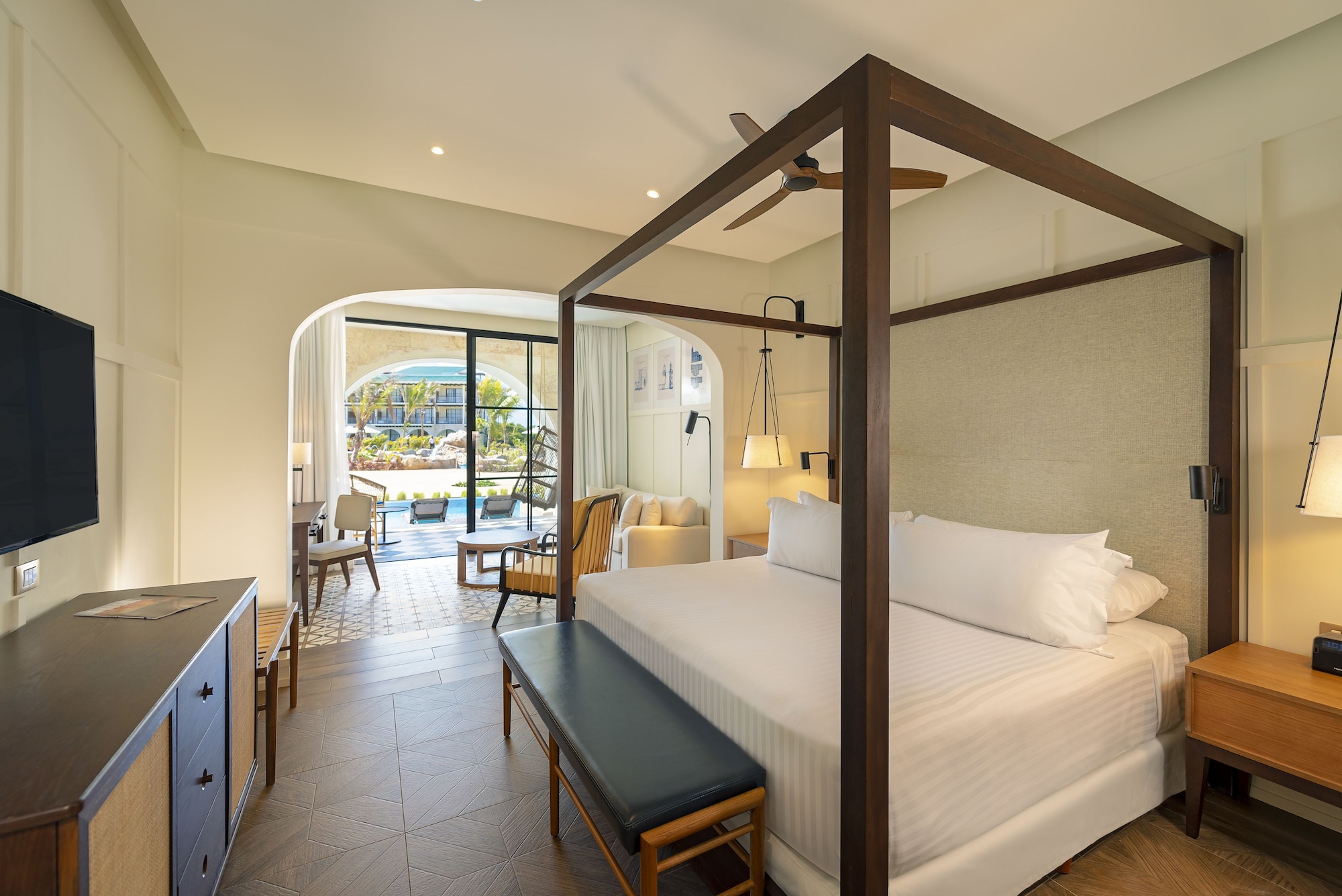 SWIM UP, EL BESO, JUNIOR SUITE