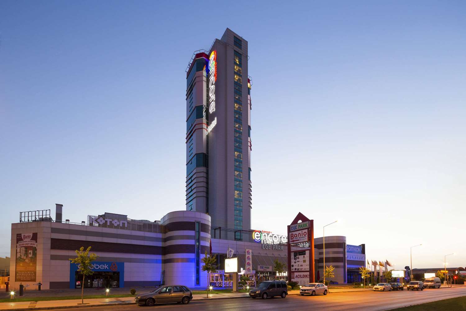 Ramada Encore by Wyndham Izmir 2/39