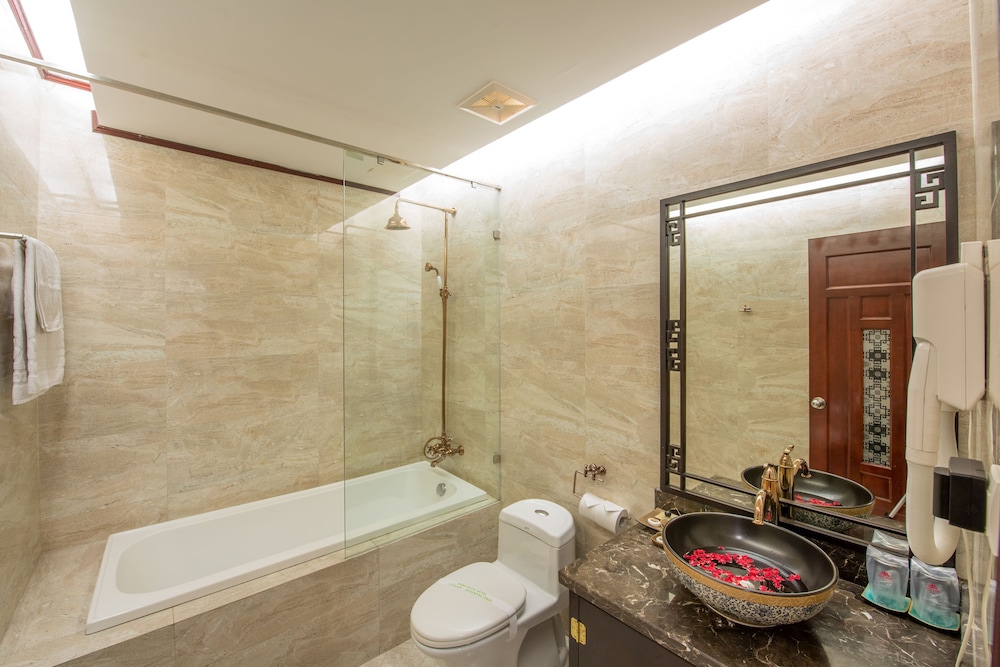 Hong Ngoc Dynastie Hotel 72/74