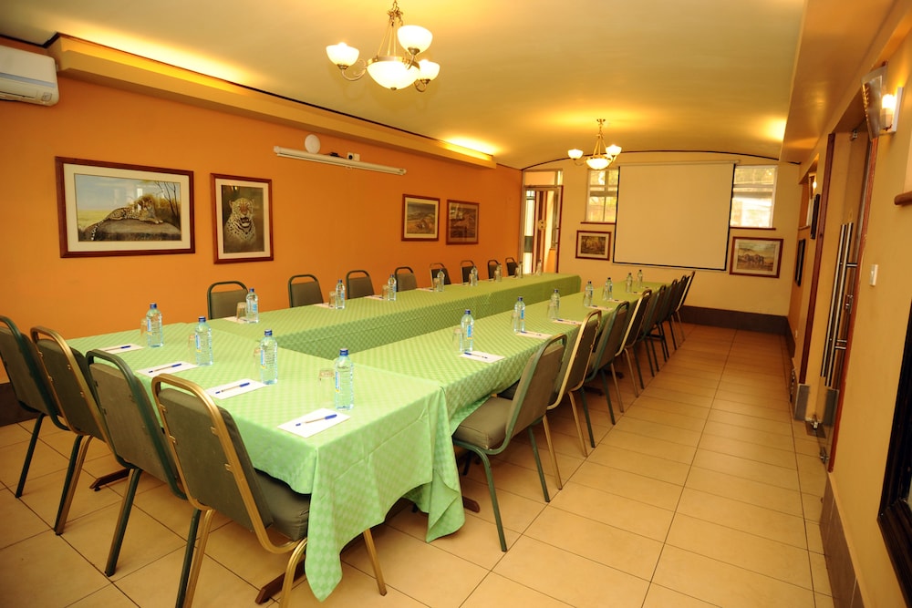 The Kenya Comfort Hotel Suites 64/78