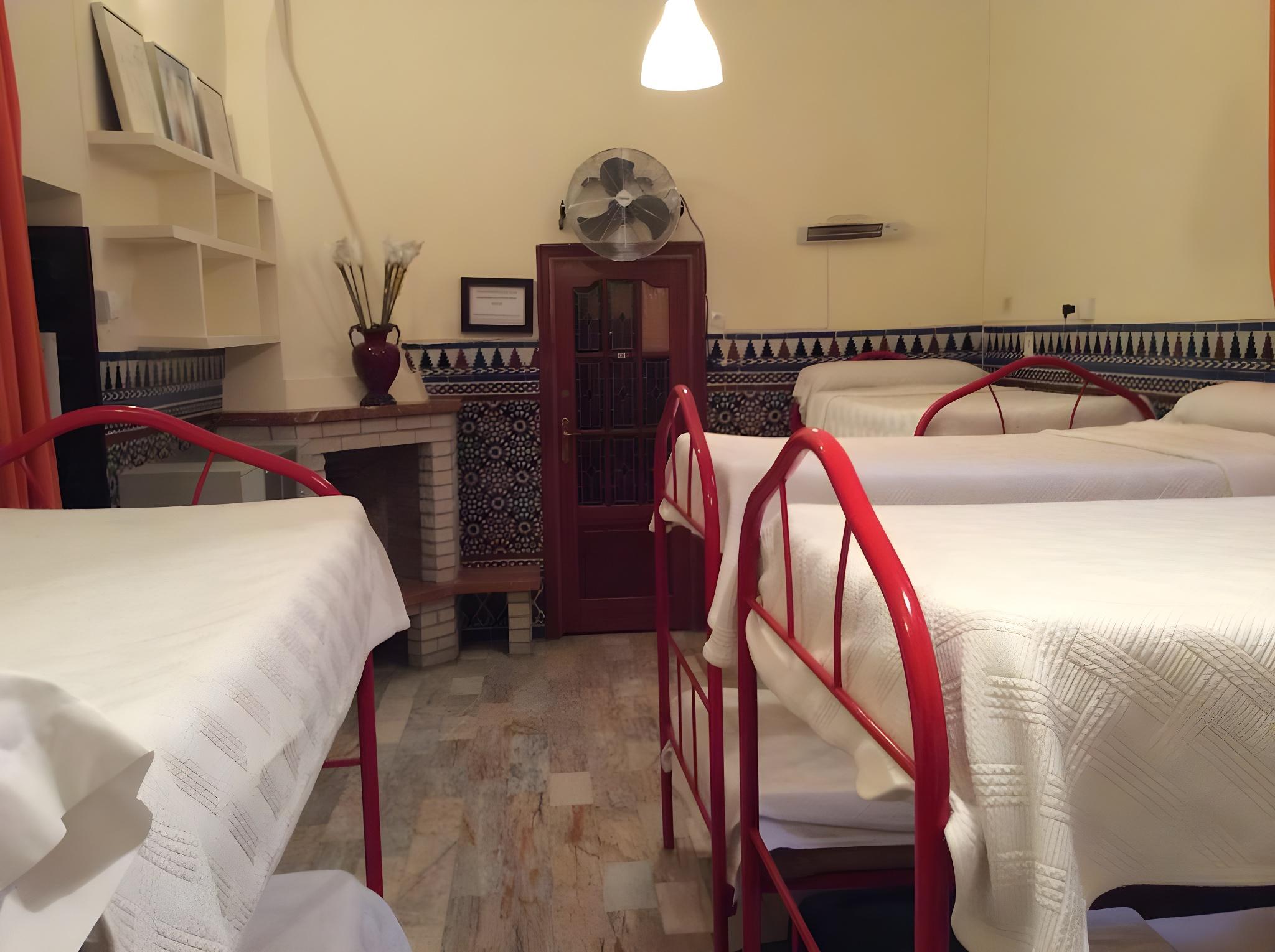 Mixed Dorm, 10 Beds, Shared Bathroom