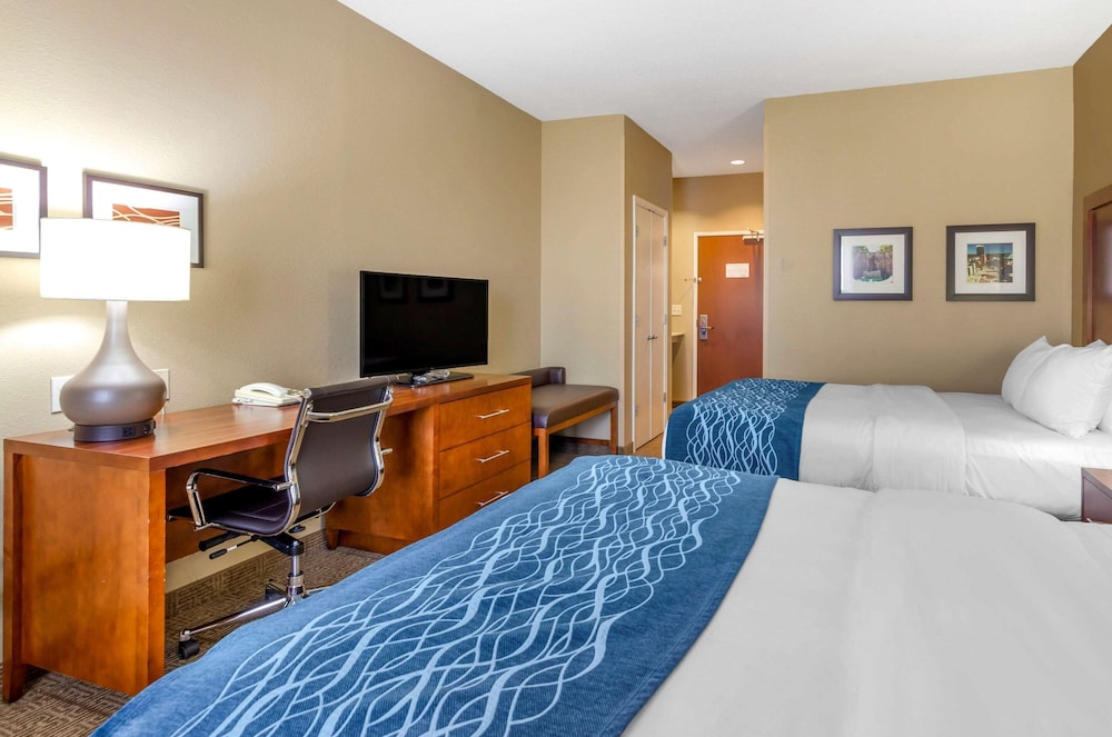 Comfort Inn & Suites Lynchburg Airport - University Area 11/40