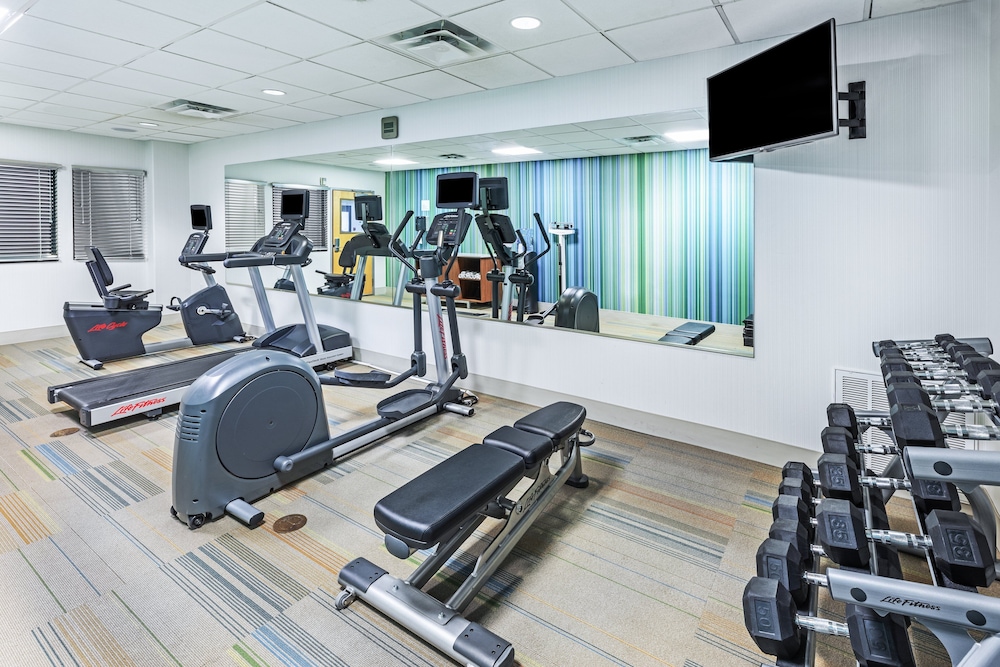 Holiday Inn Express Hotel Suites Hutto 44/72