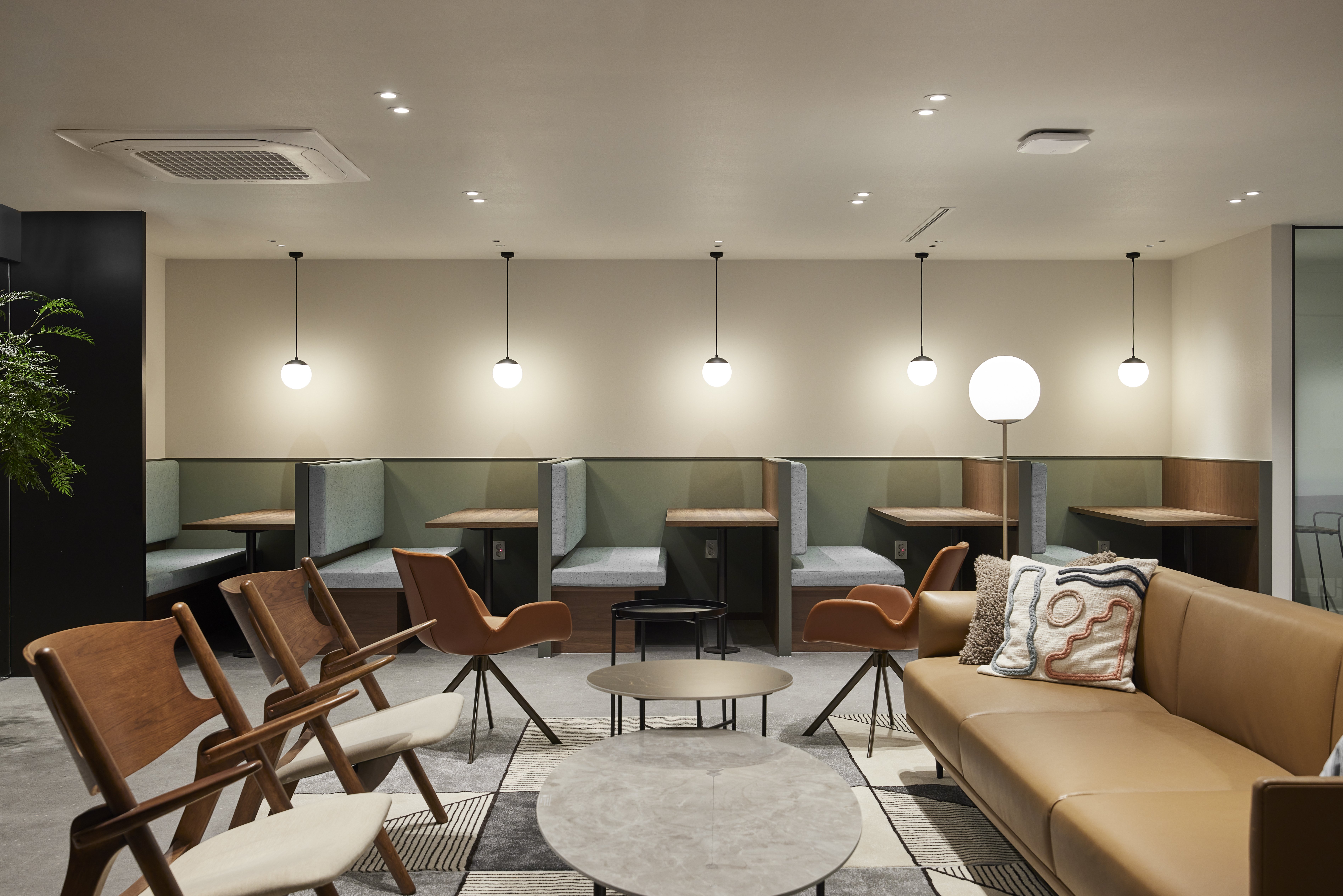 The Connoisseur Residence Hotel 31/51