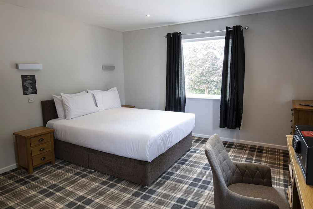 Crown Court Hotel & Bar 15/50
